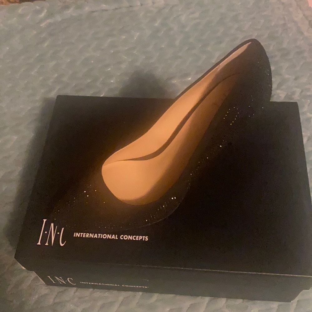 Size 7M Black Inc Heels